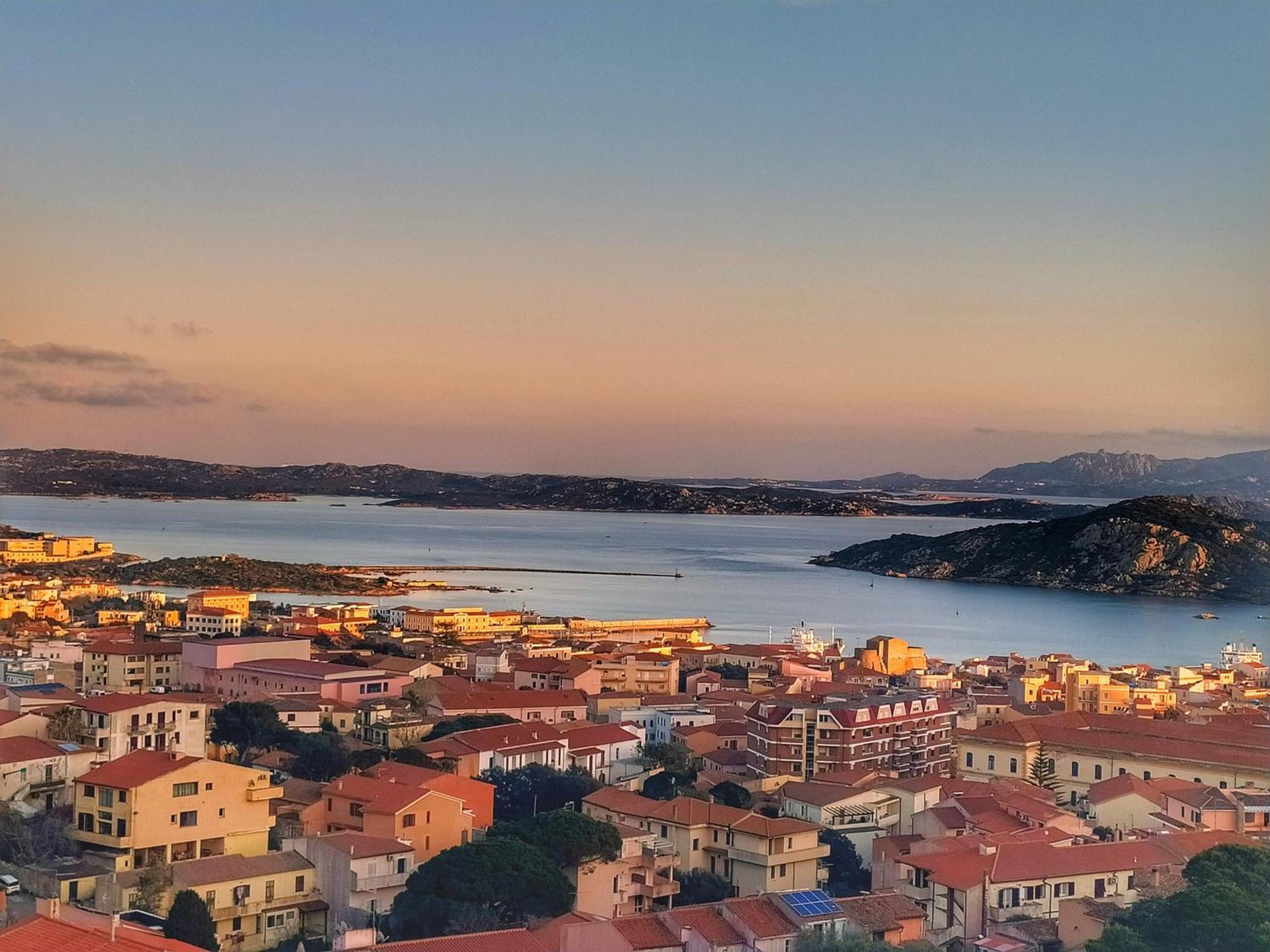 Appartamento Vista Mare A La Maddalena La Maddalena (Sassari) Exterior foto